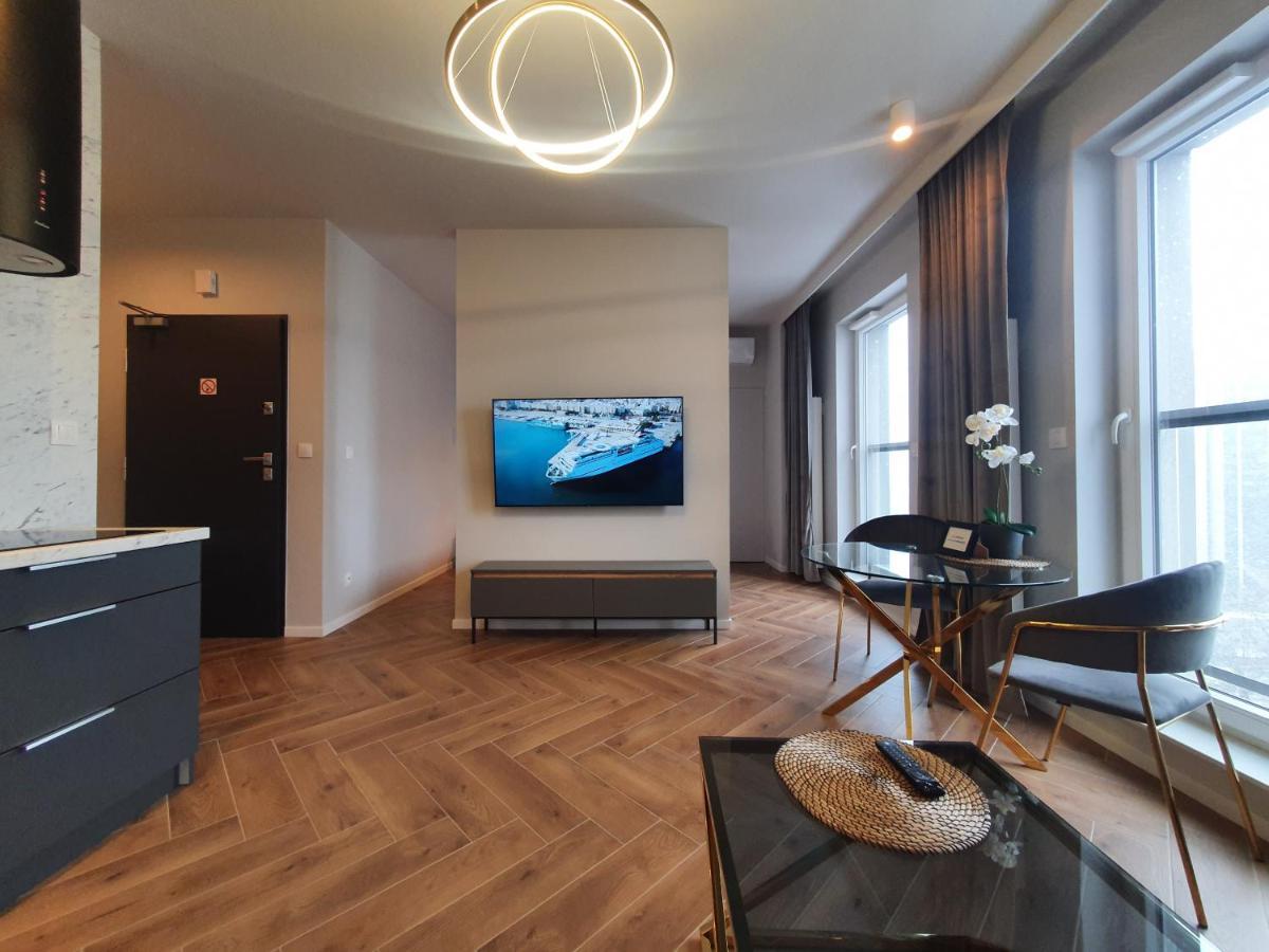 15 Pietro Sokolska 30 Towers Apartments - New- Lux- Parking- Sauna- Gym- And Good View From 15Th Floor Katowice Exterior photo